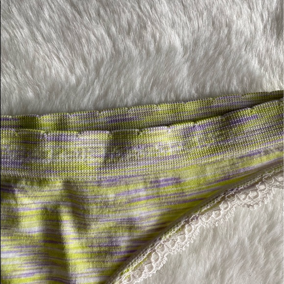 VICTORIA SECRET | NWOT Comfy Yellow Seamless Thong - Picture 3 of 3